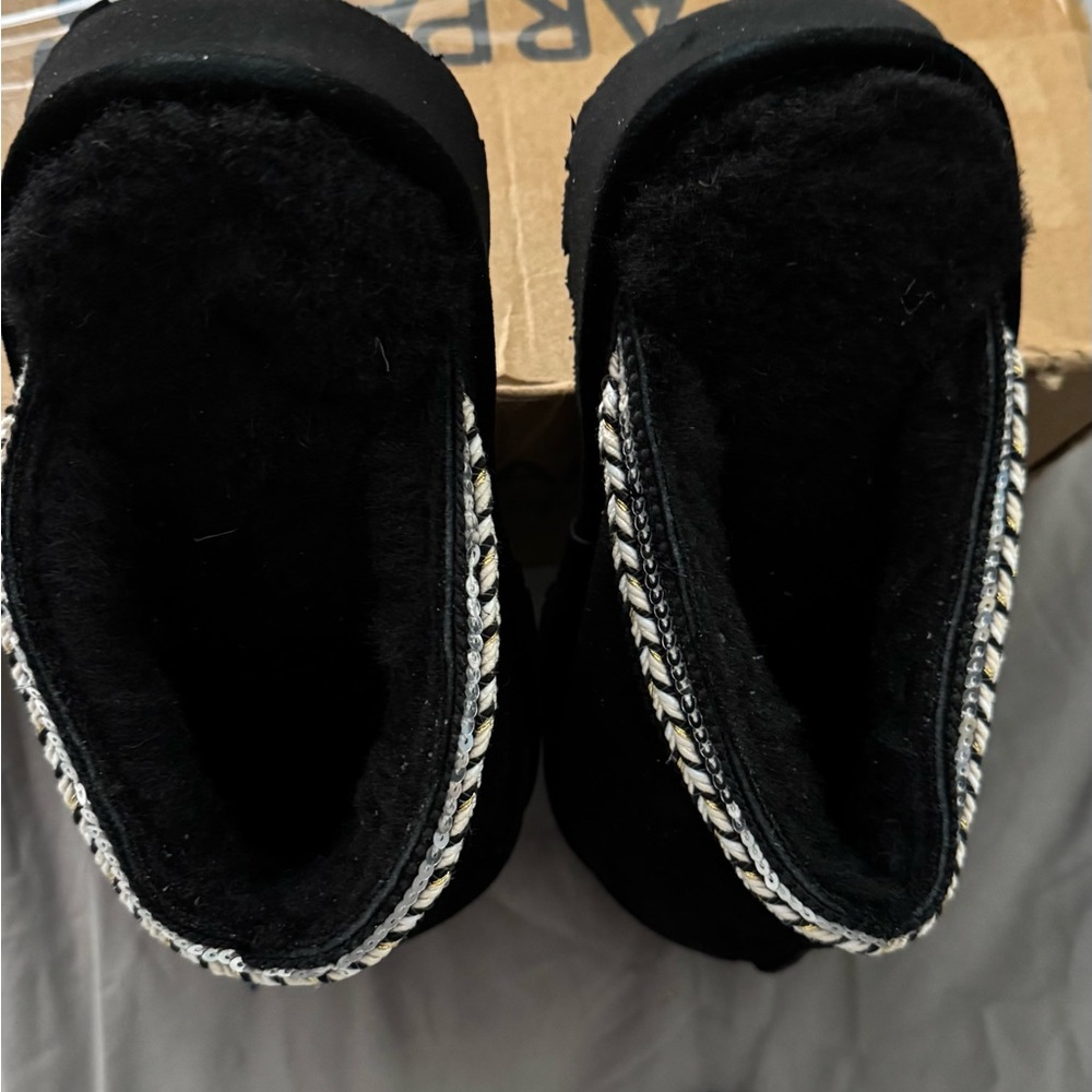 BEARPAW Black Soft with Siver Sequin Embellished Trim - Picture 3 of 10